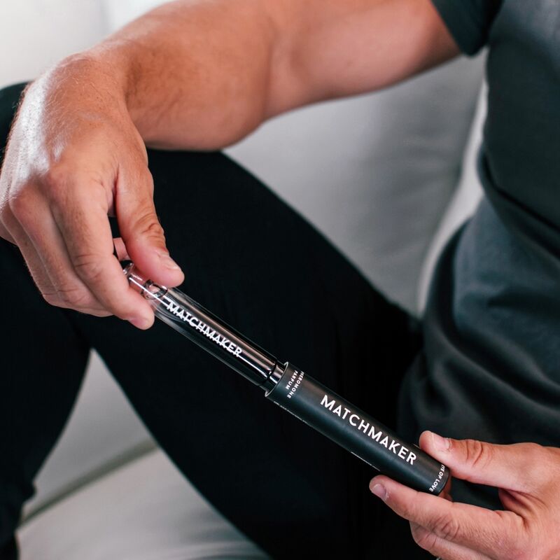 Parfum aux phéromones Matchmaker Black Diamond — détail texture surface