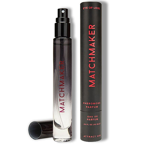 Parfum phéromones Matchmaker Black Diamond pour lui, flacon spray fume devant son etui noir Pheromone Parfum, accord boisé cedre cassis citron, gamme inclusive Eye Of Love.