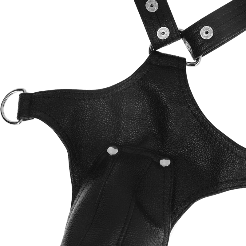 Harnais corps homme jockstrap cuir vegan — détail texture surface