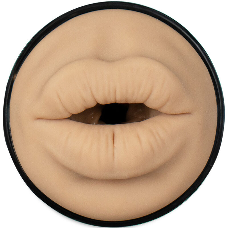 Gros plan macro des levres moulees du masturbateur bouche Kiiroo, ouverture fellation realiste couleur chair ; canal interne texture pensee pour des sensations orales.