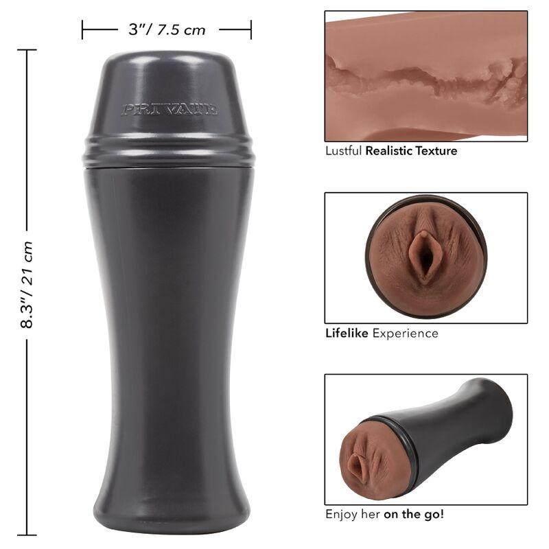 Masturbateur compact Sexy Sista To Go en gobelet noir 21 cm avec encarts texture realiste et vulve ton caramel, vantant l'experience realiste pour le voyage.