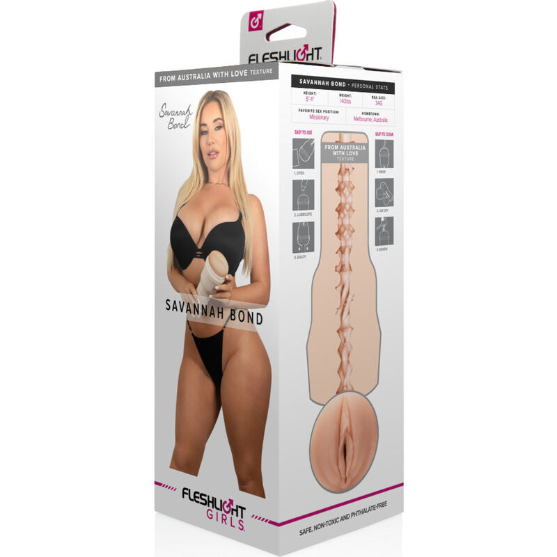Boite du masturbateur Fleshlight Savannah Bond, montrant l'actrice en lingerie et la coupe de la texture interne realiste en Superskin signature.