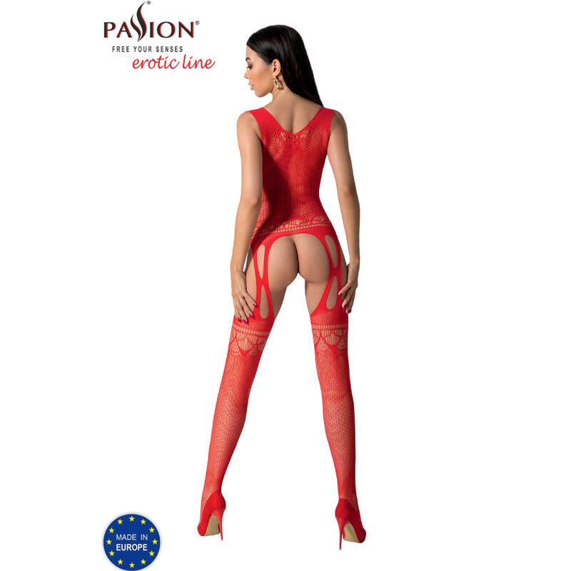 Mannequin en pied en combinaison resille rouge Passion BS099 effet jarretelles, maille ajouree transparente moulante et bas integres a dentelle, escarpins rouges