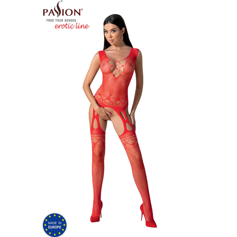 Mannequin de face en combinaison resille rouge Passion BS099 effet porte-jarretelles, maille ajouree transparente moulante a entrejambe ouvert et bas a motif dentelle
