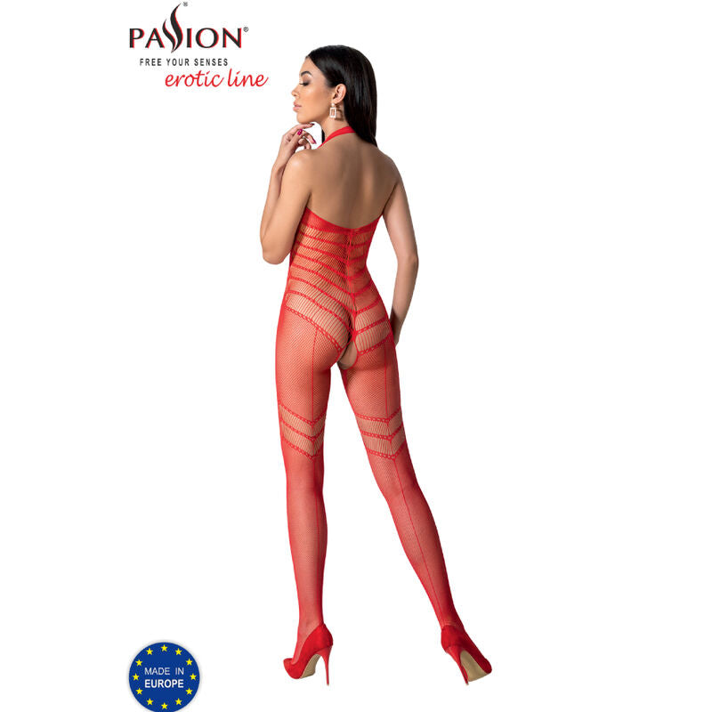 Vue de dos du mannequin en combinaison resille rouge Passion BS100, maille a rayures diagonales transparente moulante integrale, escarpins rouges assortis