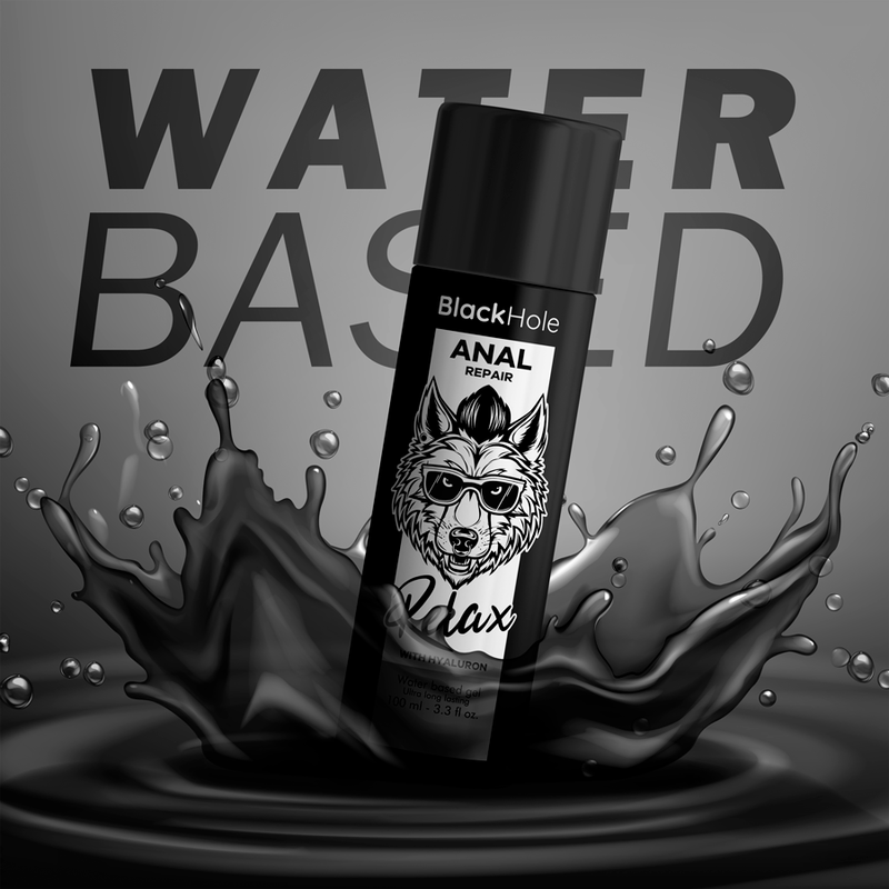 Lubrifiant anal Black Hole Relax base eau sur grande eclaboussure noire, flacon 100 ml au logo loup, mention Water Based de la formule acide hyaluronique