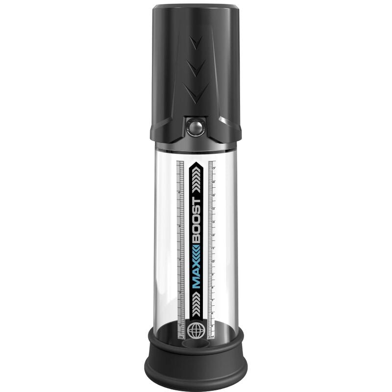 Pompe à pénis Max Boost noire de face, cylindre transparent gradué et tête à piston, embase à valve, présentation droite sur fond blanc.