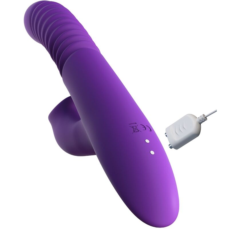 Vibrateur Stimulate-Her violet vu en diagonale avec sa télécommande filaire branchée à la base