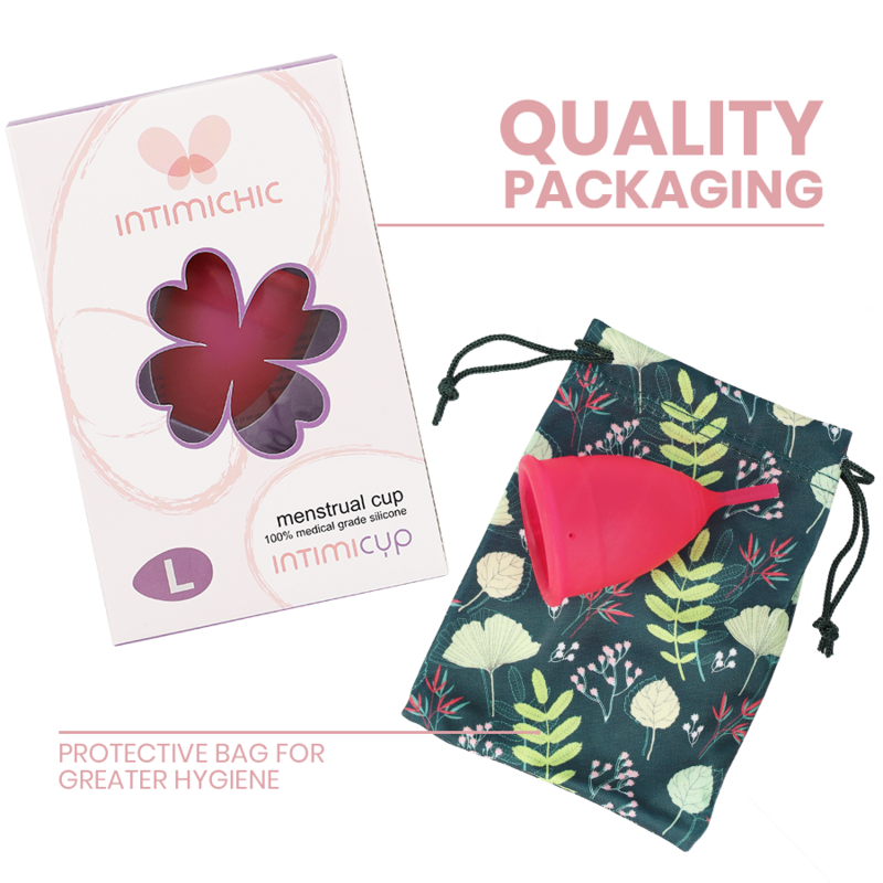 Coupe menstruelle Intimichic taille L et sa pochette de transport fleurie a cordon, mise en avant de la qualite du packaging et de l'hygiene de rangement.