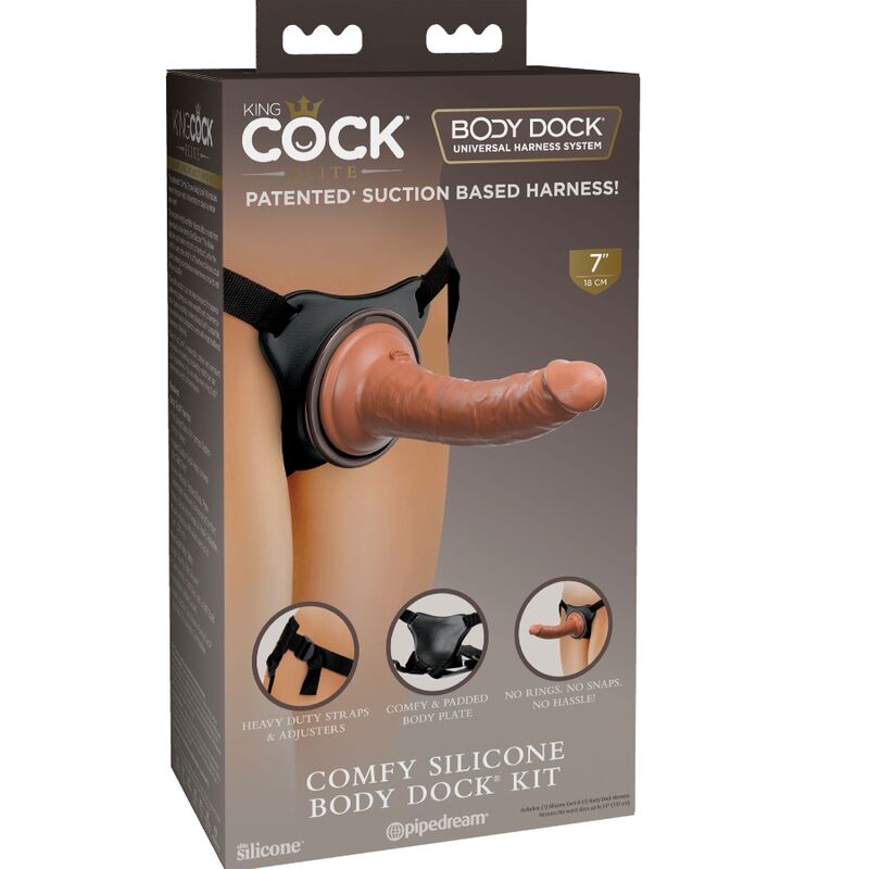Boite Comfy Silicone Body Dock Kit, harnais strap-on a succion avec gode realiste visible sur l'emballage King Cock brun.