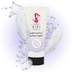 Tube de lubrifiant base eau Kiki Travel confort naturel, presente de face avec plumes blanches et eclaboussures d'eau, formule hydratante vegan sans sucre a l'aloe vera.
