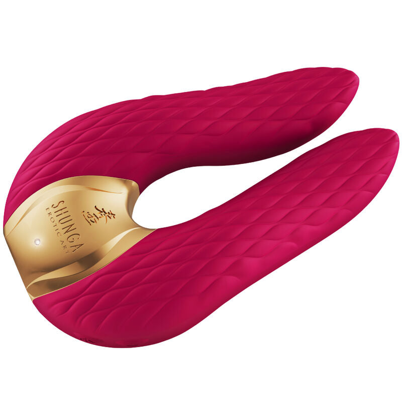 Stimulateur double Aiko Shunga fuchsia vu de trois quarts, deux embouts flexibles texturés écartés et base dorée, silicone soyeux étanche, dix modes de vibration.