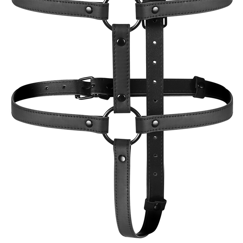 Harnais réglable torse et bras cuir synthétique — détail texture surface