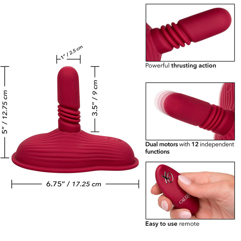 Schéma des dimensions du Rider Massager : base 17,25 x 12,75 cm de large, tige de 9 cm de haut et 2,5 cm de diamètre, avec encarts poussée motorisée, double moteur et télécommande en main.