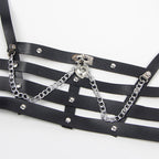 Harnais corset en cuir à détail chaîne — vue de dos