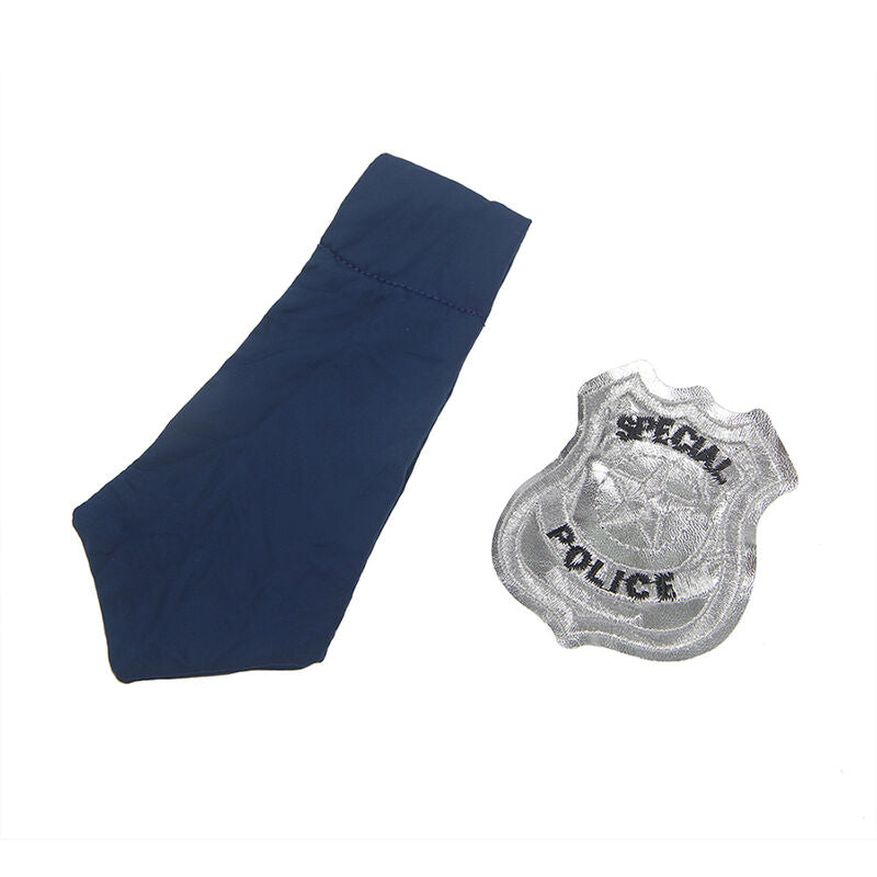 Cravate bleu marine et badge Special Police du costume de policière Subblime présentés à plat sur fond blanc, accessoires inclus pour compléter ce jeu de rôle séducteur et glamour.
