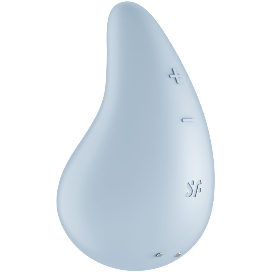 Vibromasseur Dew Drop bleu glacé de trois-quarts, pointe fine et logo Satisfyer. Stimulateur clitoridien à poser compact, silicone doux IPX7, coloris bleu.