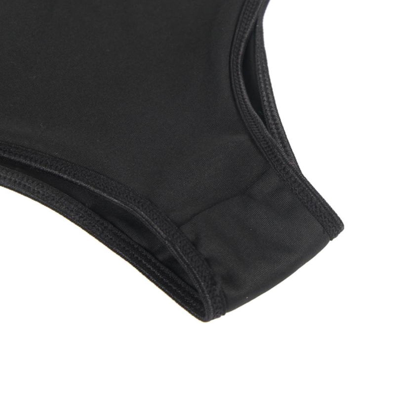 Detail rapproche de la culotte noire assortie de l'ensemble Subblime, finition des coutures et doublure presentee a plat.