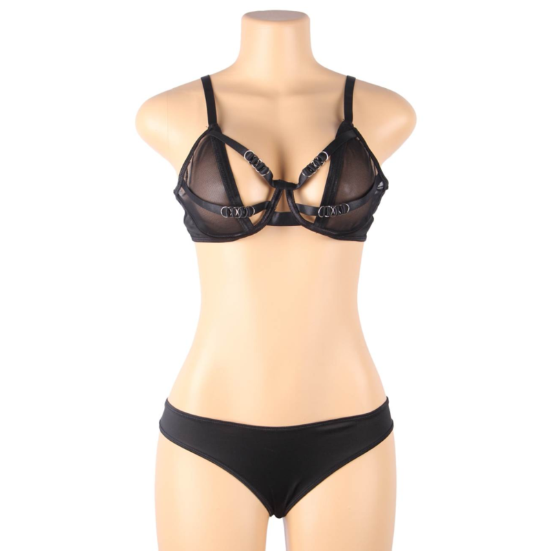 Ensemble Subblime deux pieces sur mannequin de face, soutien-gorge resille a bonnets ouverts et anneaux, culotte noire assortie.