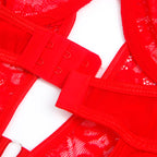 Teddy rouge en dentelle avec jarretières et anneaux — vue de dos 2