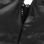 Robe lingerie en dentelle noire et détails cuir — vue trois quarts