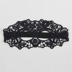 Masque en dentelle noire