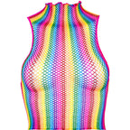 Gros plan sur le crop top resille arc-en-ciel a grosses mailles porte a meme la peau, transparence assumee, col montant, look coloré audacieux.