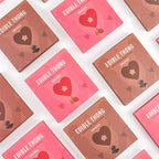 String comestible fraise en forme de cœur — vue rapprochée