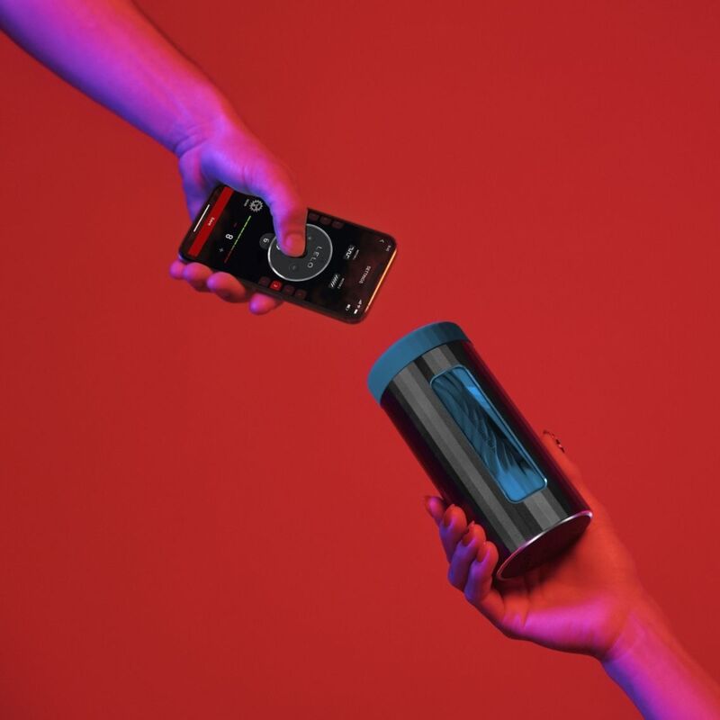 Masturbateur masculin connecté double moteur F1S V3 — détail texture surface