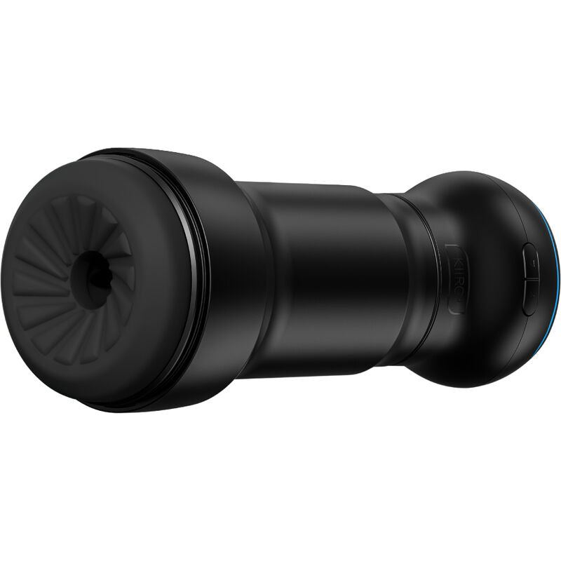 Masturbateur de poche Kiiroo en silicone noir de profil, entree lisse en etoile non anatomique ; jouet masculin souple a canal texture livre avec module d'aspiration.