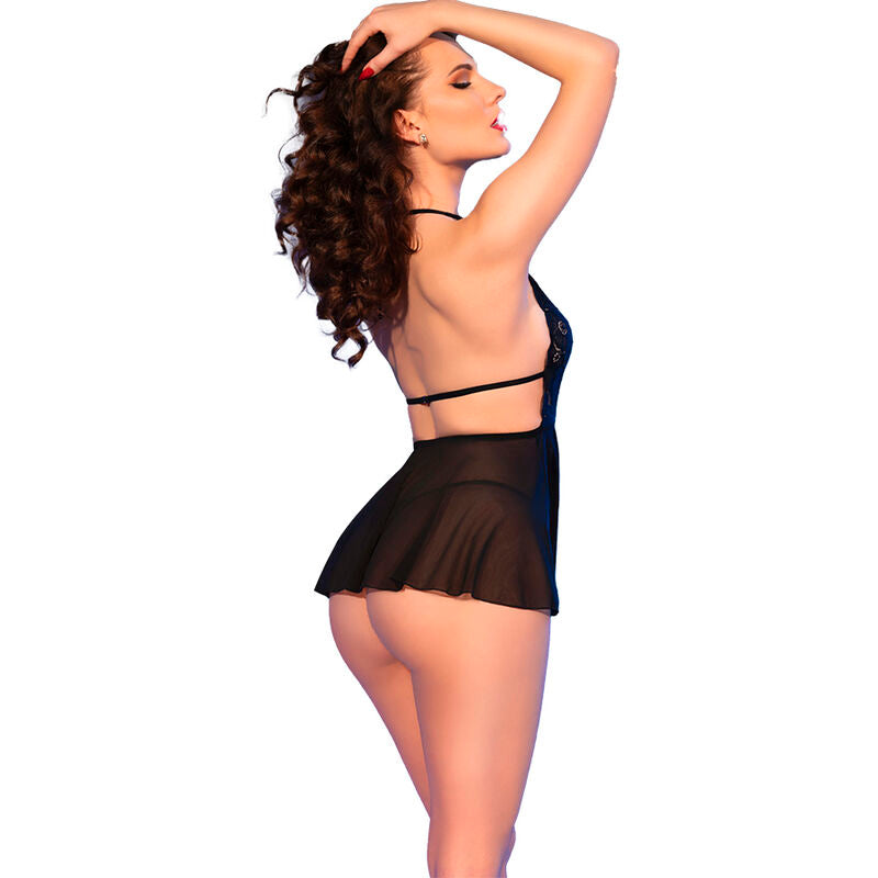 Babydoll noir Chilirose vu de dos, fines bretelles croisees sur dos nu et jupe transparente courte, courbes des reins mises en valeur.