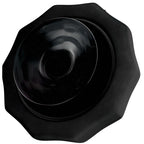 Minuteur étanche Bathmate de dos, ventouse foncée brillante au centre du boîtier noir souple, accessoire submersible pour cadencer les séances de pompage.