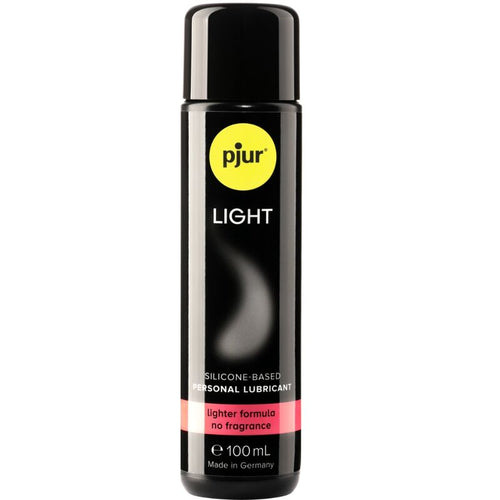 Flacon noir Pjur Light 100 ml de face, lubrifiant base silicone texture fluide qui s'etale vite, glisse durable inodore, triple usage lubrifiant et massage.
