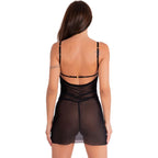Chemise de nuit en dentelle avec string — vue rapprochée
