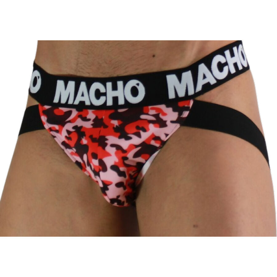 Jockstrap homme camouflage rouge en maille stretch vu de trois quarts sur bassin musclé, sangle latérale et ceinture Macho, mettant en valeur la pochette galbante près du corps.