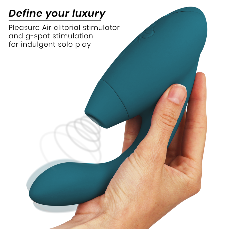 Main tenant le Womanizer Duo 2 vert canard, un schéma d'ondes d'air illustrant l'aspiration clitoridienne sans contact par technologie Pleasure Air à côté de l'embout.