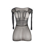 Robe résille dos nu maille au crochet noire — détail texture surface