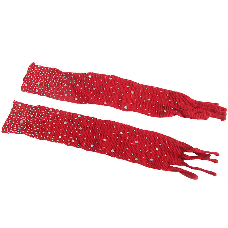 Paire de gants longs en resille rouge a strass presentes a plat, accessoires coordonnes au bodystocking losange Subblime en nylon elasthanne.