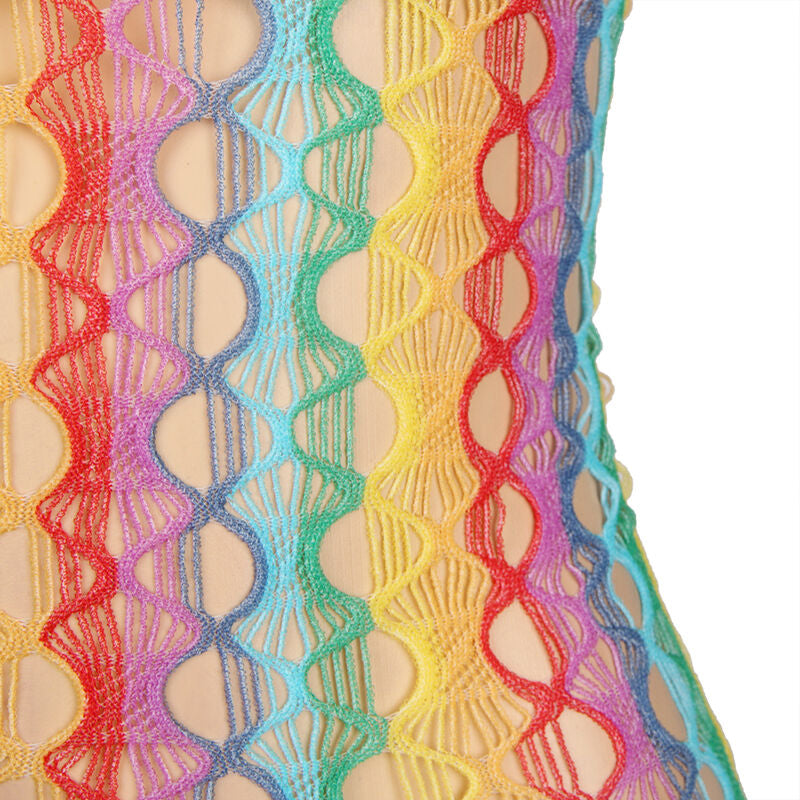 Gros plan sur la maille resille arc-en-ciel Subblime, motif ondule multicolore ajoure mettant en valeur les couleurs vives et la texture extensible.
