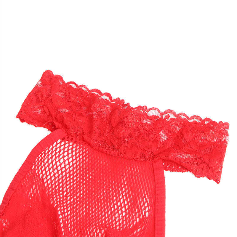 Gros plan sur la maille resille rouge Subblime et son bord en dentelle festonnee, texture ajouree extensible mettant en valeur le ton rouge vif.