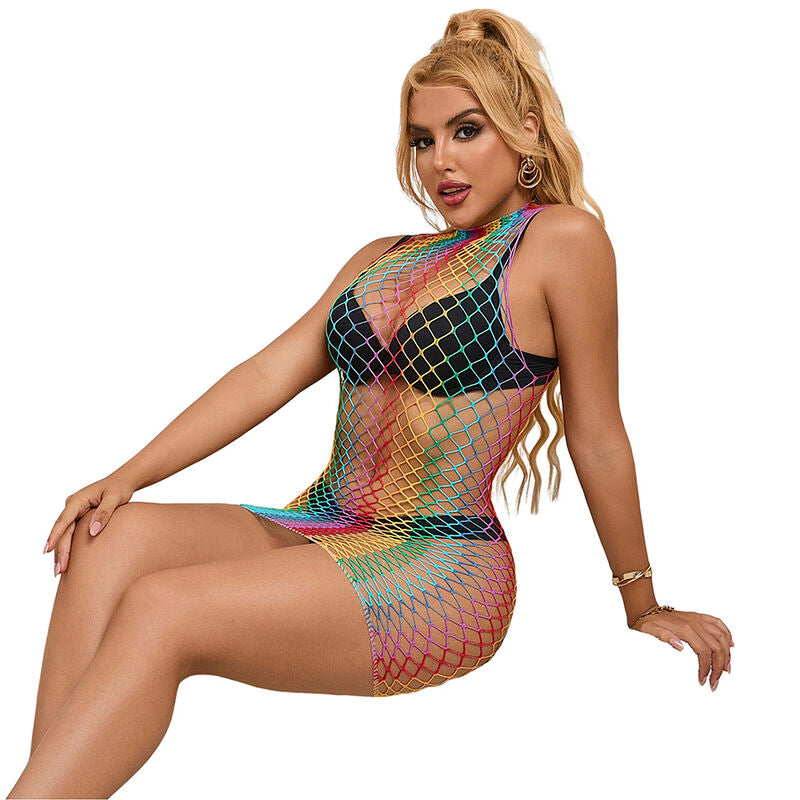 Robe résille sensuelle féminine — vue de profil