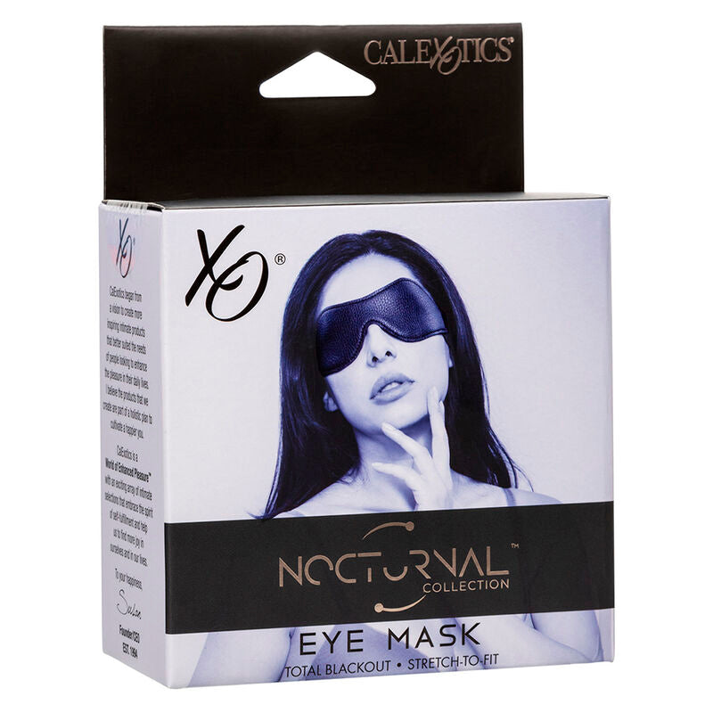 Boite Nocturnal Eye Mask presentant une modele portant le masque occultant noir, packaging du bandeau cuir vegan de privation visuelle pour couple.