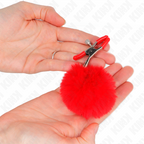 Pinces à tétons boule fausse fourrure rouge — détail produit