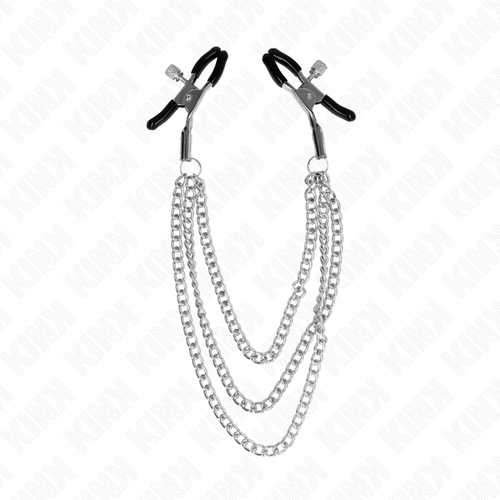 Pinces a tetons argentees reliees par une chaine fine tenues au creux des mains, traction et pincement combines, accessoire BDSM de la gamme Kink.