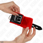 kink appui poignets doubles de fourrure avec trous carres ceinture rouge et noire reglable 17 29 cm x 6 cm