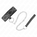 Collier à laisse avec clous argentés — détail produit