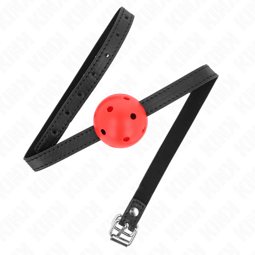 Bâillon boule rouge creuse en silicone sur sangle cuir noire présentée en zigzag, montrant la lanière réglable du ball gag respirant.