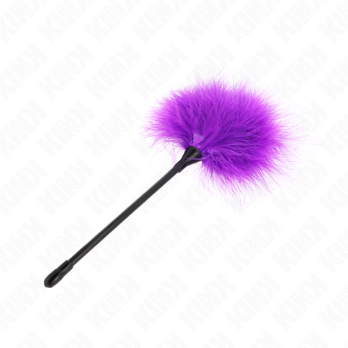 Plumeau a plumes violettes au pompon plus compact sur fine tige noire. Accessoire de taquinerie sensorielle pour des caresses legeres lors des preliminaires.