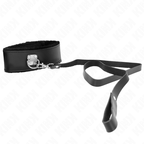 Collier en cuir noir avec longue laisse — vue de dos