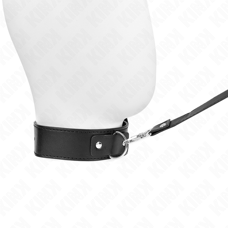 Collier de soumission noir avec laisse détachable — détail texture surface